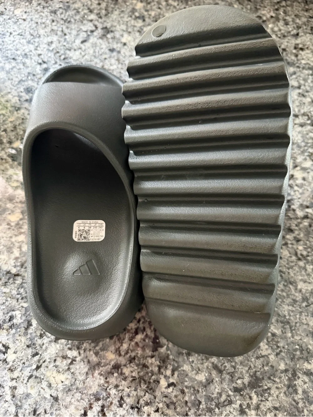 Men’s size 6 Yzy